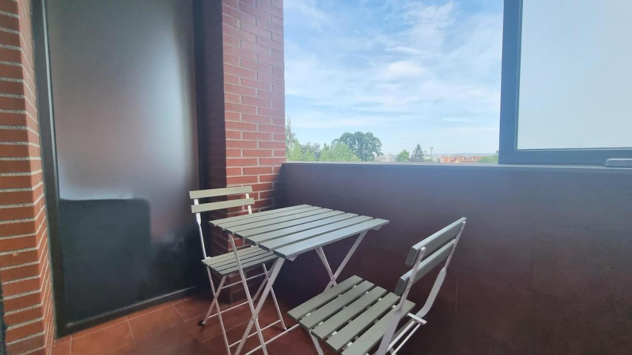 Piso Zona Hospital 6 Personas Apartman Oviedo Kültér fotó
